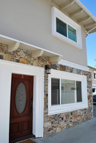 Building Photo - 2203 Voorhees Ave