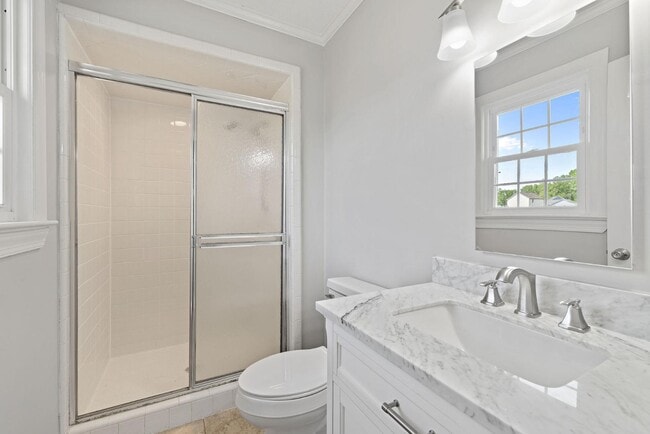 Building Photo - 315 Holland Hill Dr