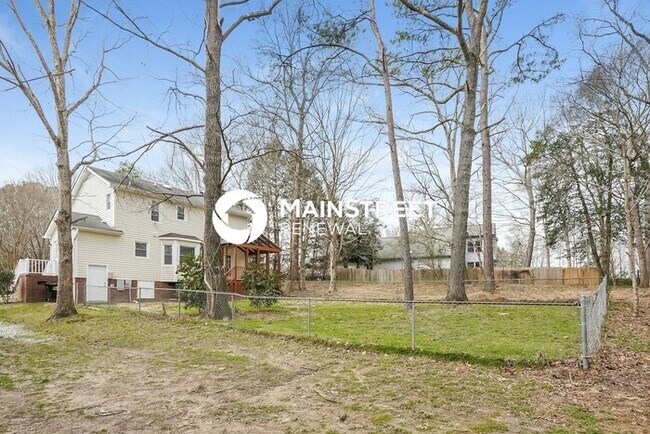 Building Photo - 3 Bedroom Pet-Friendly Home in Garner, NC with Main Street Renewal