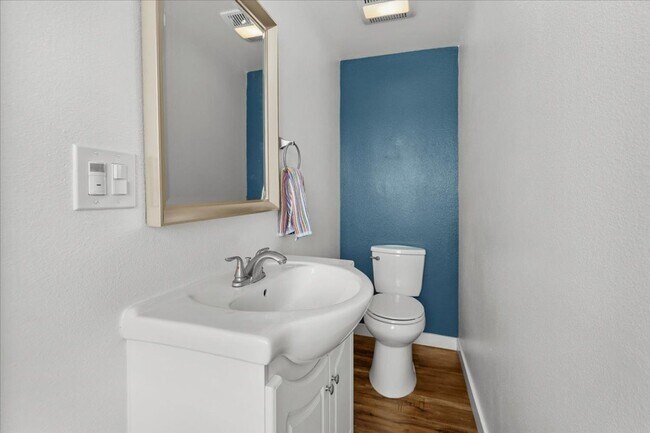 Building Photo - Modern Detached 3 Bedroom House with Private 2 Car Garage and Patio