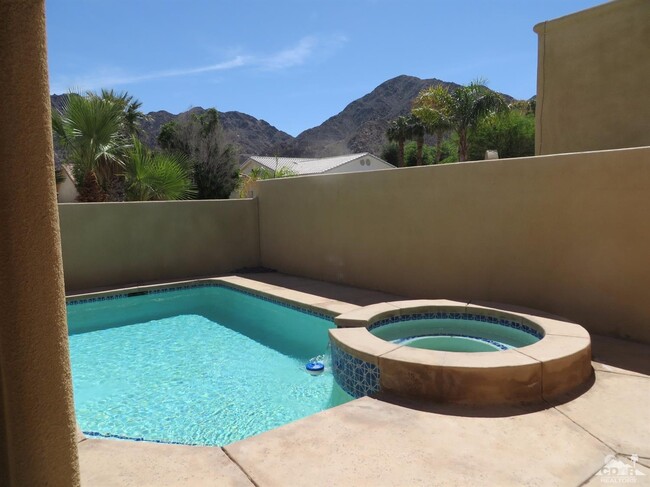 Building Photo - 53585 Avenida Velasco