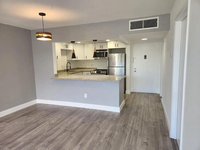 Primary Photo - 2175 NE 170th St