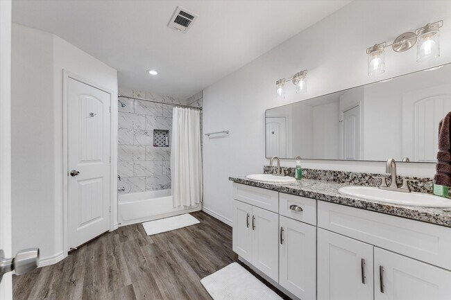 Building Photo - 14986 Indian Hill Trail
