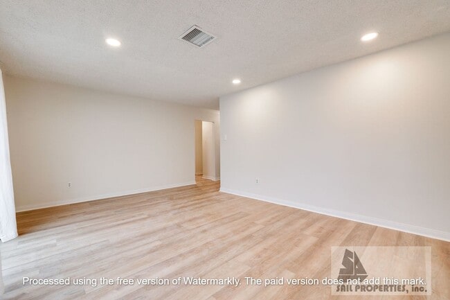 Building Photo - Welcome to your new home!