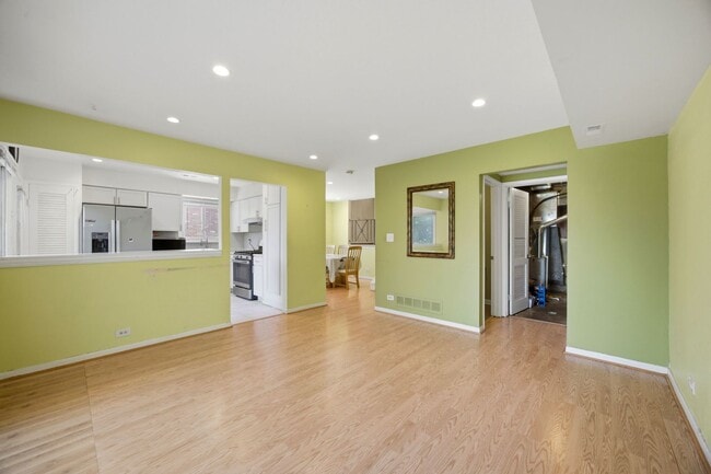 Building Photo - 1142 Brighton Pl