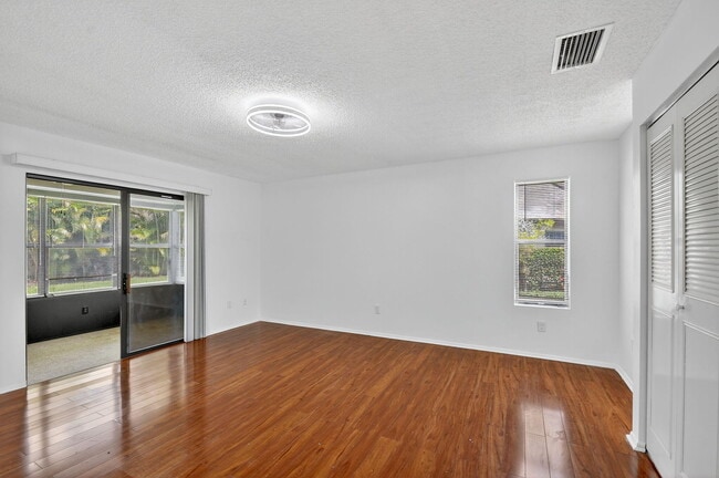 Building Photo - 270 Beaver Dam Ct