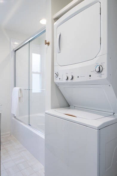 Building Photo - 203 Leake Ave