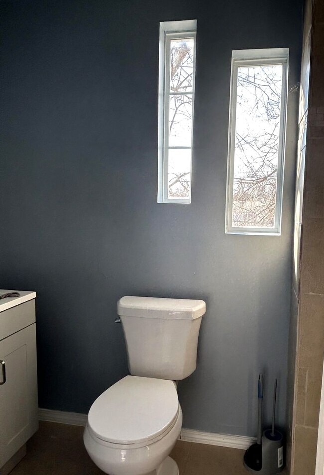 Building Photo - Charming Living in the Heart of Historic M...