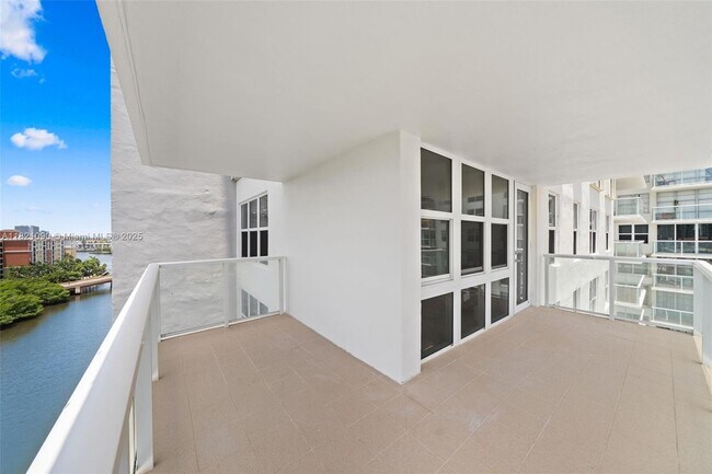 Building Photo - 230 174th St