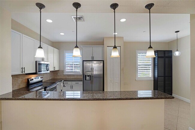 Primary Photo - 1033 NE 17th Way