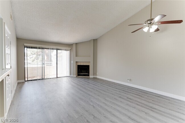 Building Photo - 830 N Sloan Ln