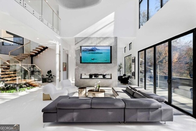 Building Photo - 3600 Lower Roswell Rd