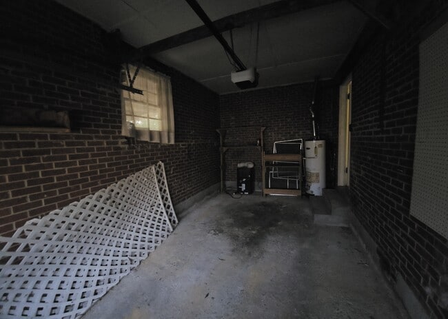 Building Photo - 4438 Harbin St