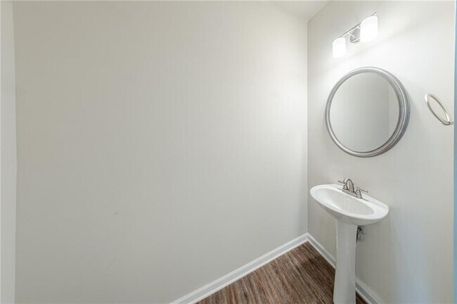 Building Photo - 1302 Endicott Ct