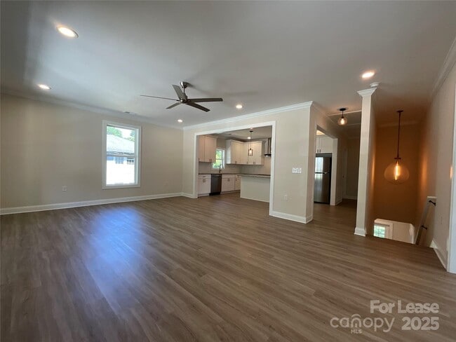 Building Photo - 307 N Catawba St