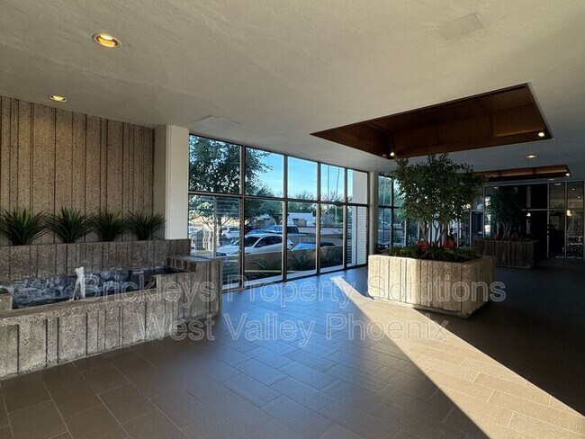 Building Photo - 2323 N Central Ave