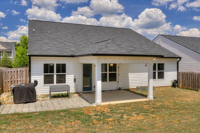 Building Photo - Canterbury Farms Beautiful Home