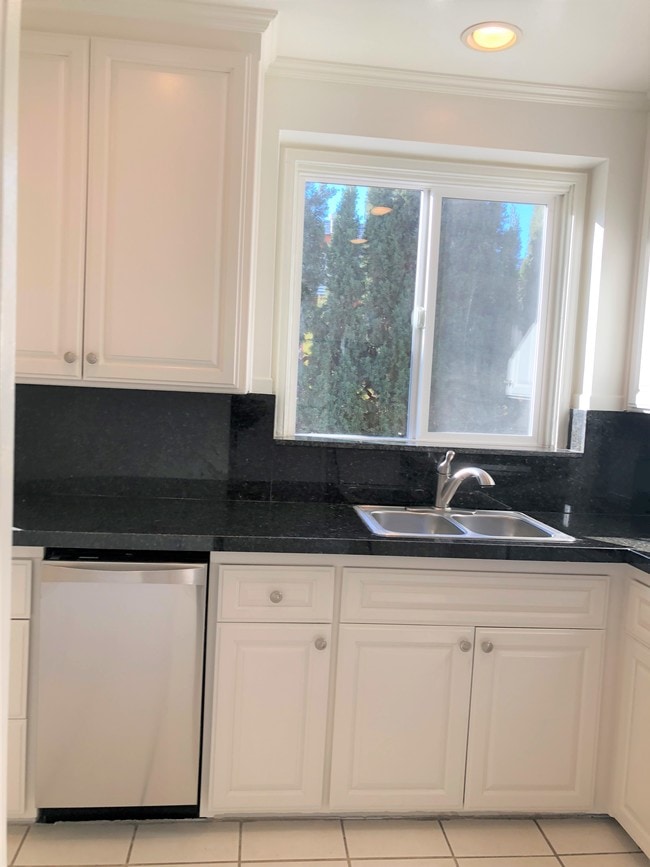 Building Photo - 6441 W 86th Pl