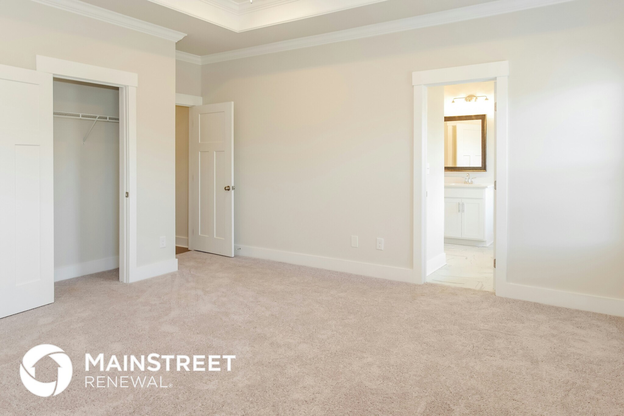 Building Photo - 14705 Greenleaf Dr