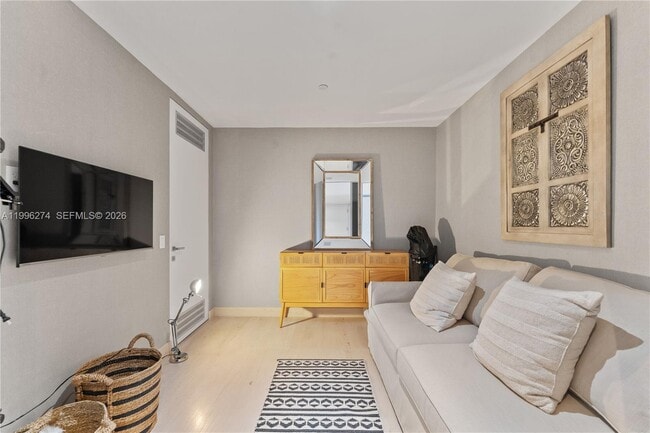 Building Photo - 18975 Collins Ave