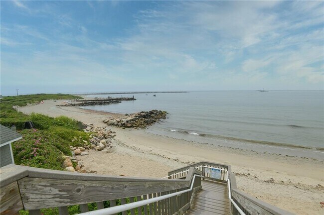 Building Photo - 20 Lane 2