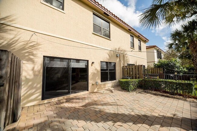 Building Photo - 6115 Bangalow Dr