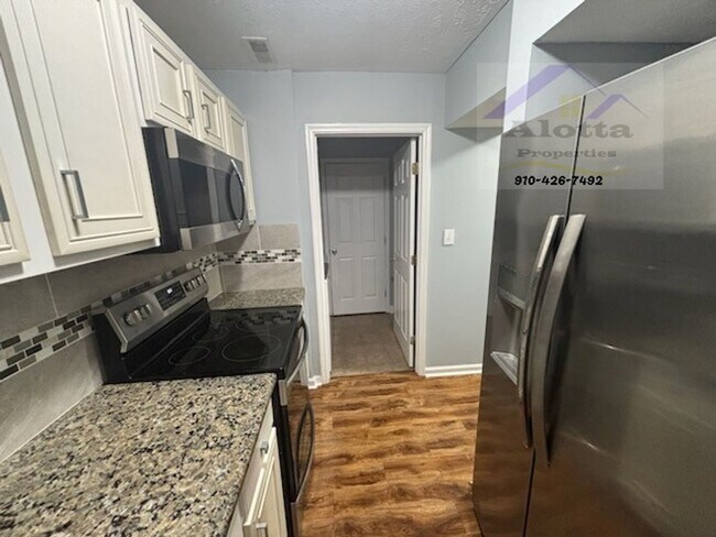 Building Photo - 505 Meadowland Ct