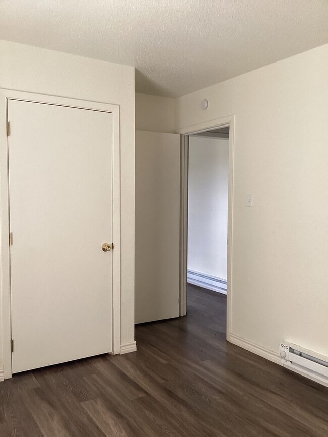 Building Photo - 2 Bedroom in the Parkview School district!...