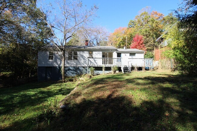 Building Photo - Black Mountain Bungalow minutes from Lake Tomahawk!
