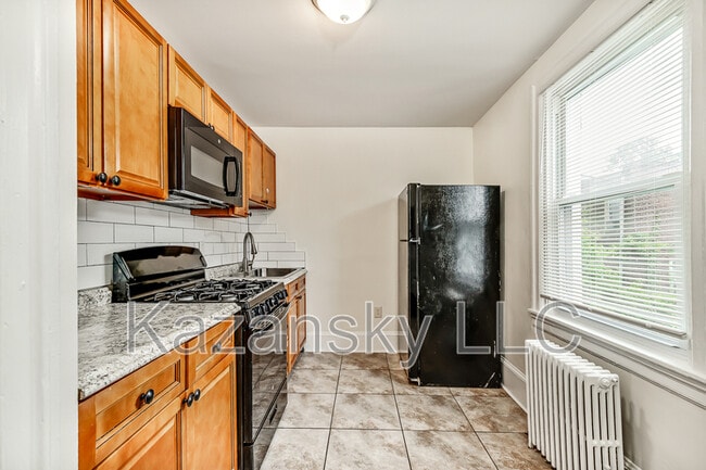 Building Photo - 4515 N Marvine St