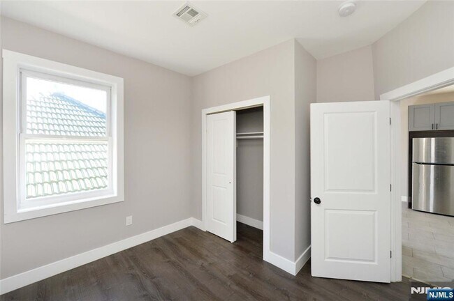 Building Photo - 7 Watsessing Ave