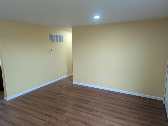 Building Photo - 1220 Jacobson Ave