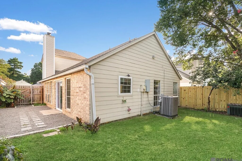 Building Photo - 9041 Alder Dr