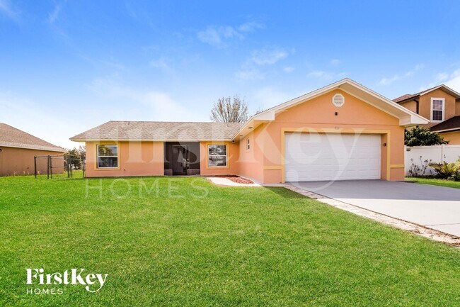 Building Photo - 724 Dromedary Dr
