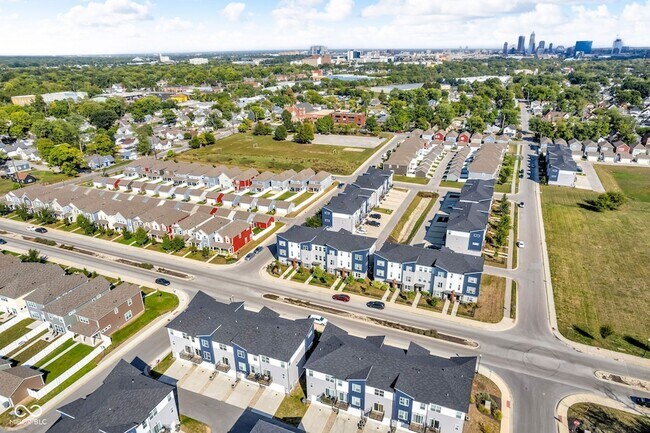 Building Photo - 315 Steeples Blvd