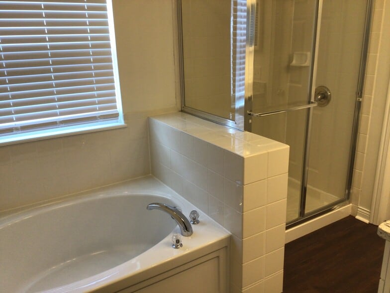 Building Photo - 1557 Pheasant Run Dr