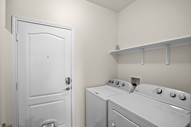 Building Photo - Large Two Story Home Only Minutes From Aus...