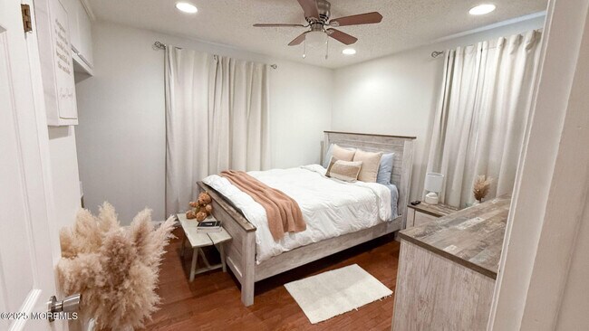 Building Photo - 73 Maple Ave