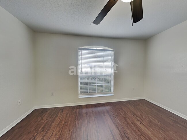 Building Photo - 3244 Sanoma Dr