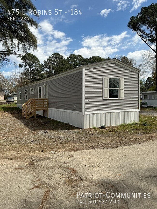 Building Photo - 475 E Robins St