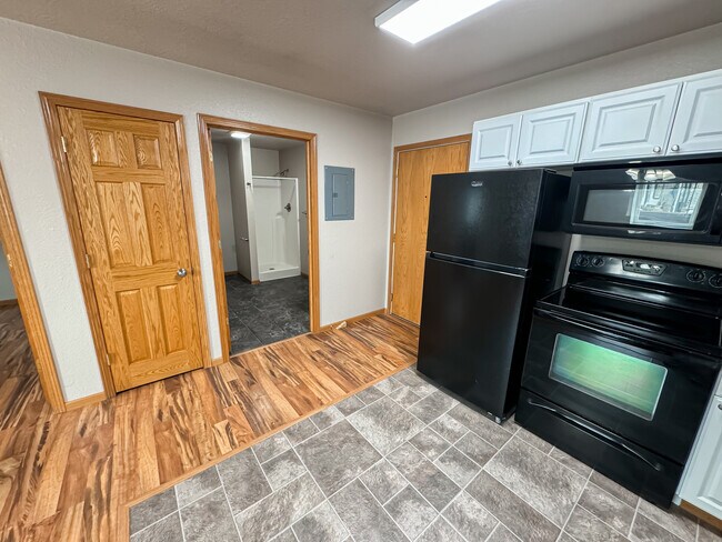 Building Photo - Theater Apartments Beulah