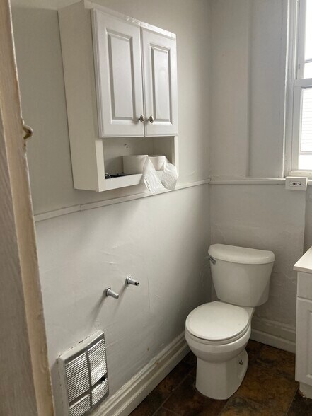 Clean, updated bathroom - 406 Grace St