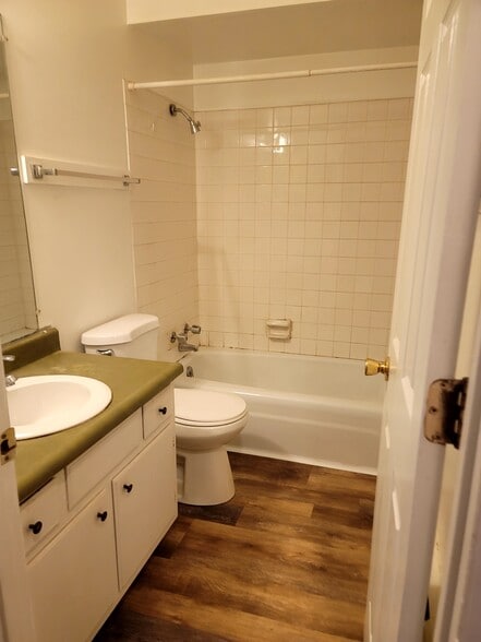 Bathroom - 105 College Park Ct