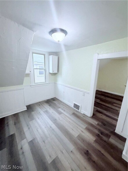 Building Photo - 2219 W 103rd St