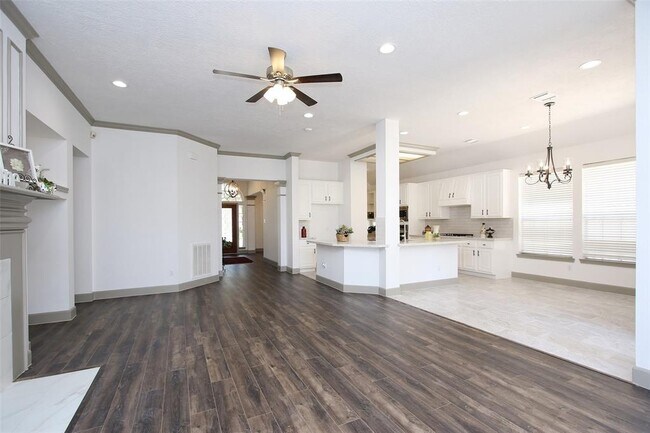 Building Photo - 5522 Island Breeze Dr