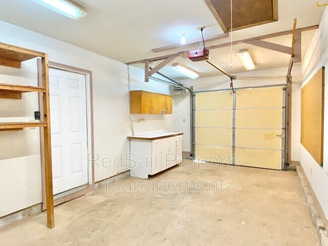 Building Photo - 707 Mandy Trail