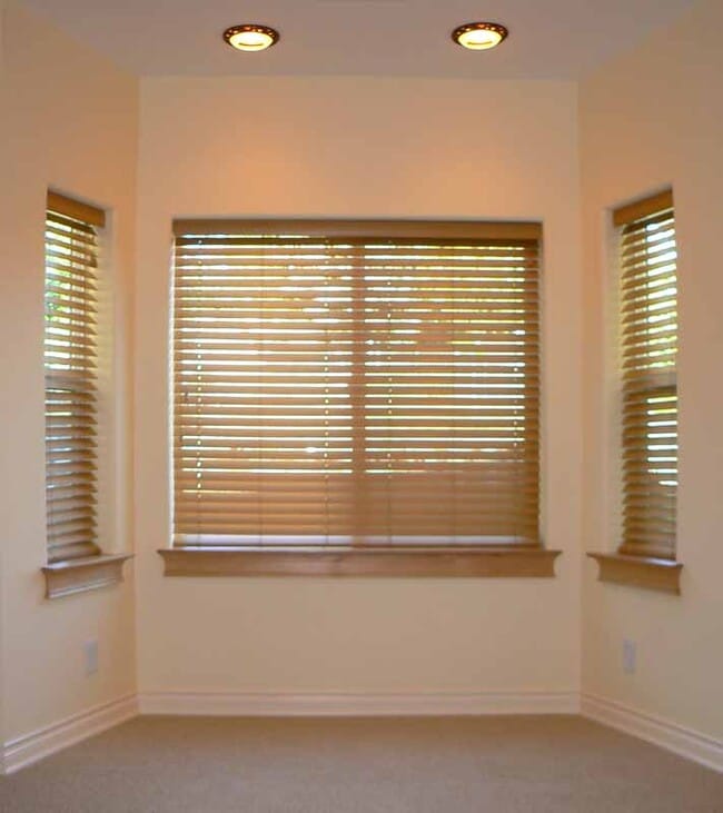 Building Photo - 11912-11911 11th Pl SW