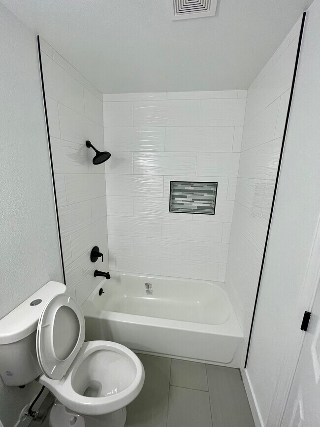 Building Photo - 1131 E Citrus Ave