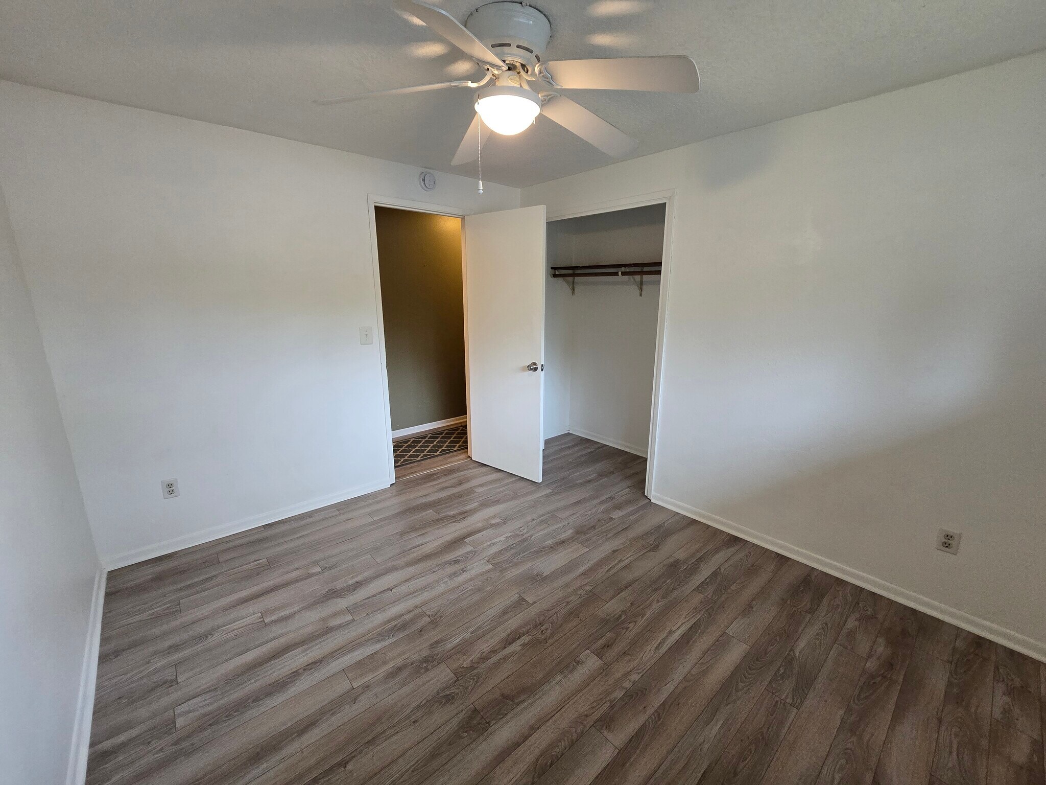 Building Photo - 1500 SE Eastwood Ct