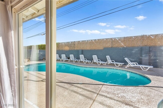 Building Photo - 1531 Commanche Dr